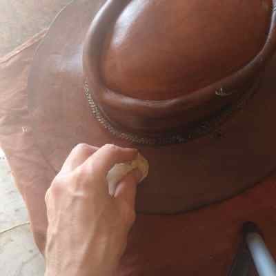 Fabriquer sa cire pour le cuir : La solution bête, mais simple à faire